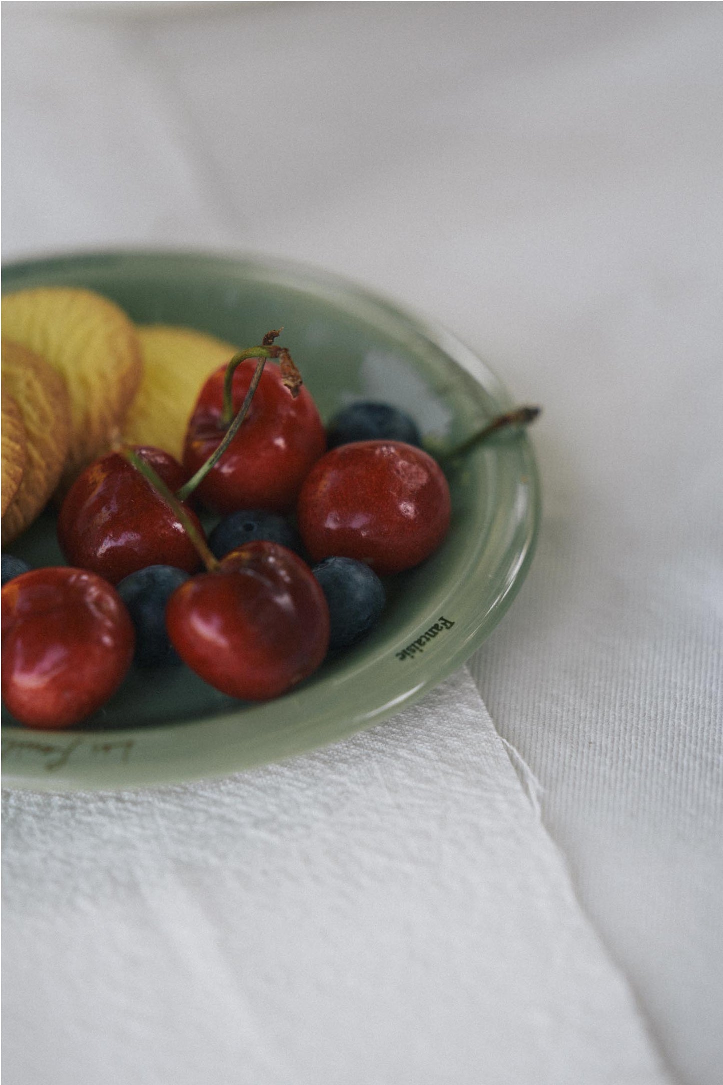 Le Paradis Saucer (Olive)